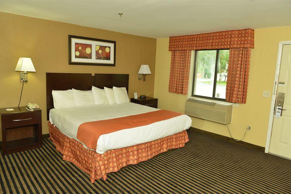 Whitney Inn & Suites Hamden Exterior foto